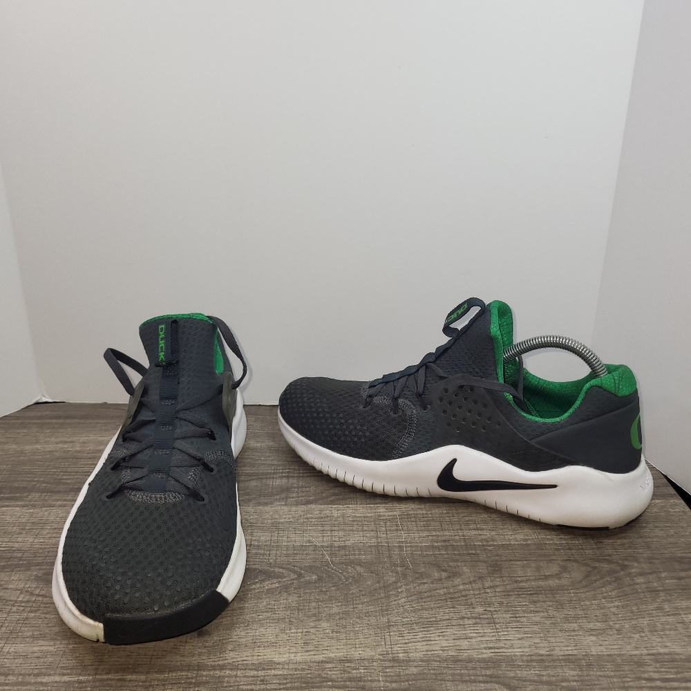 Nike Free Oregon Ducks TR8 - AR0421-001 Running Shoes Sneakers Sz 9.5